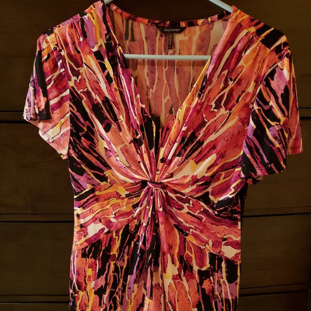 Daisy Fuentes colorful top